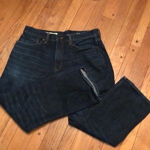 Gap relaxed fit dark blue jeans 33x30